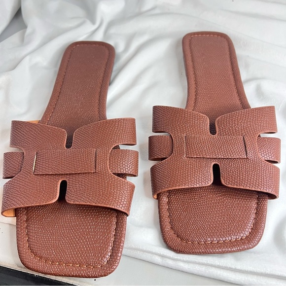 Women's Fashion Square Toe Flat Slide Brown Sandals (only worn once) - Picture 2 of 11